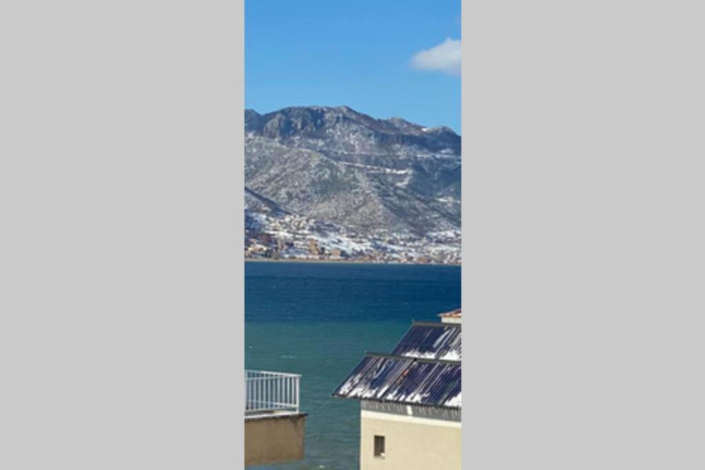 Cozy Lake Front Flat Bequeme Wohnung An Der See Pogradec Exterior photo