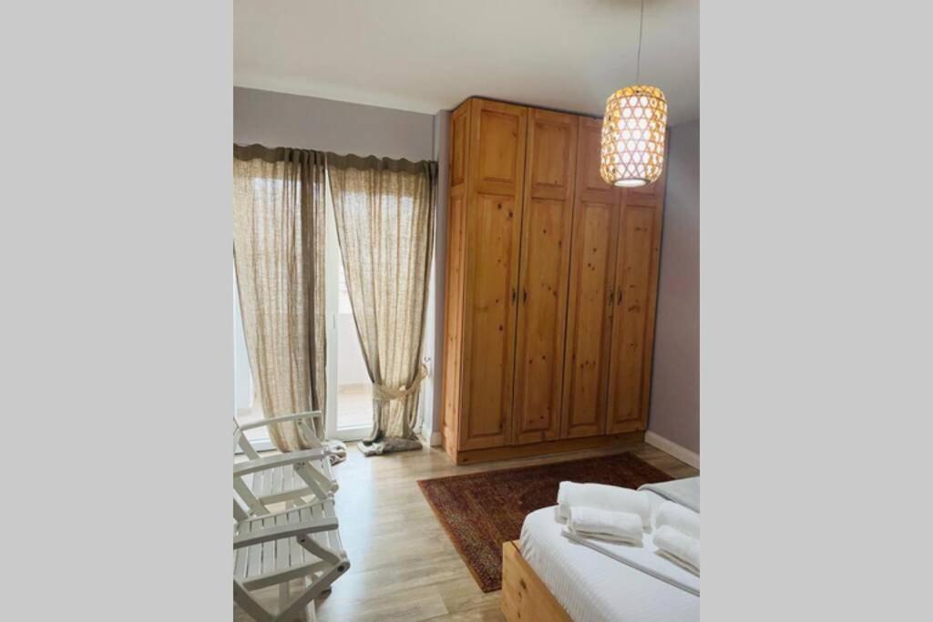 Cozy Lake Front Flat Bequeme Wohnung An Der See Pogradec Exterior photo