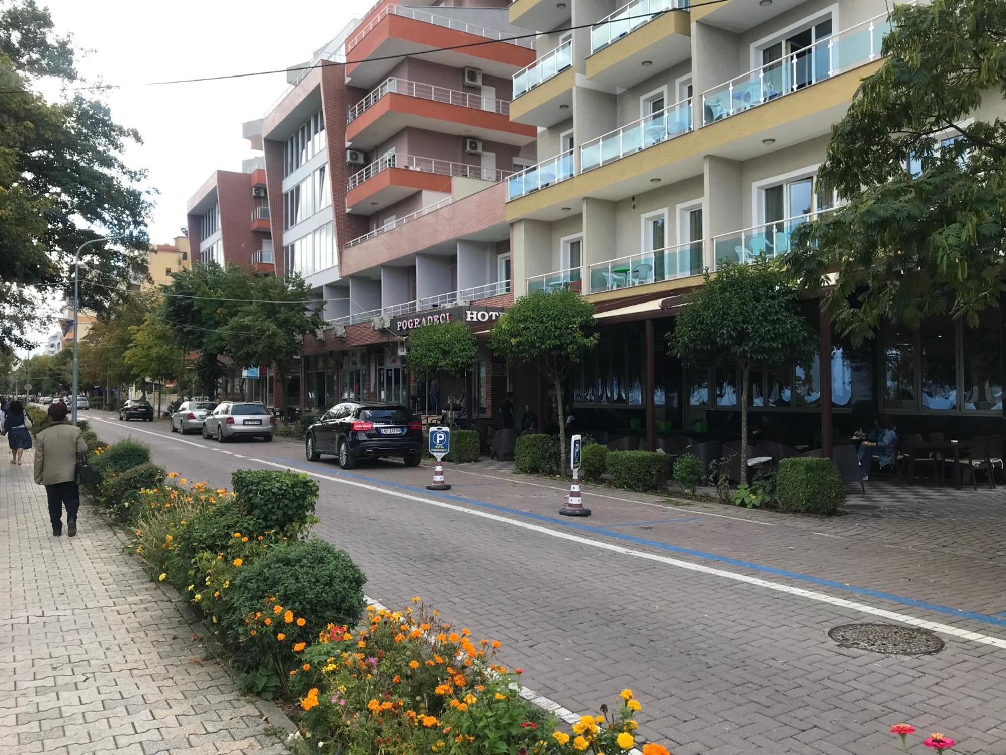 Cozy Lake Front Flat Bequeme Wohnung An Der See Pogradec Exterior photo